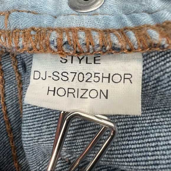 Dear John Horizon Cuffed Hem Jean Shorts Size 25 Women’s - Picture 7 of 9